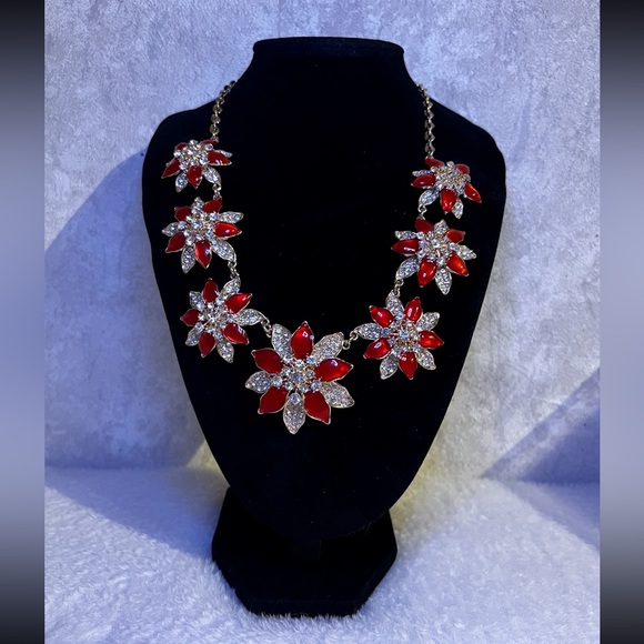 Chunky floral necklace - Picture 2 of 5